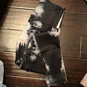 Noli yoga pants S with a flower print